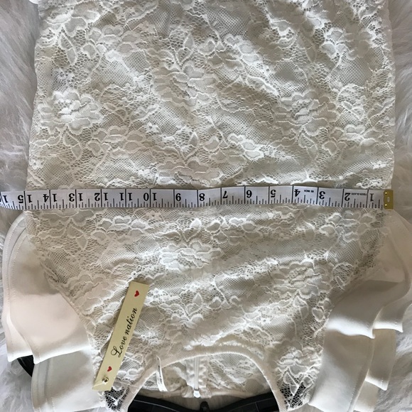 ‼️Price drop‼️‼️Adorable lace bodysuit!💞🌸💞 - Picture 5 of 7